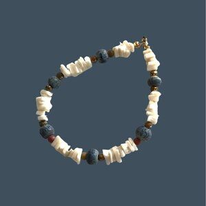 BEAUTIFUL WOMENS BEADED WHITE/BLUE WRIST BRACELET